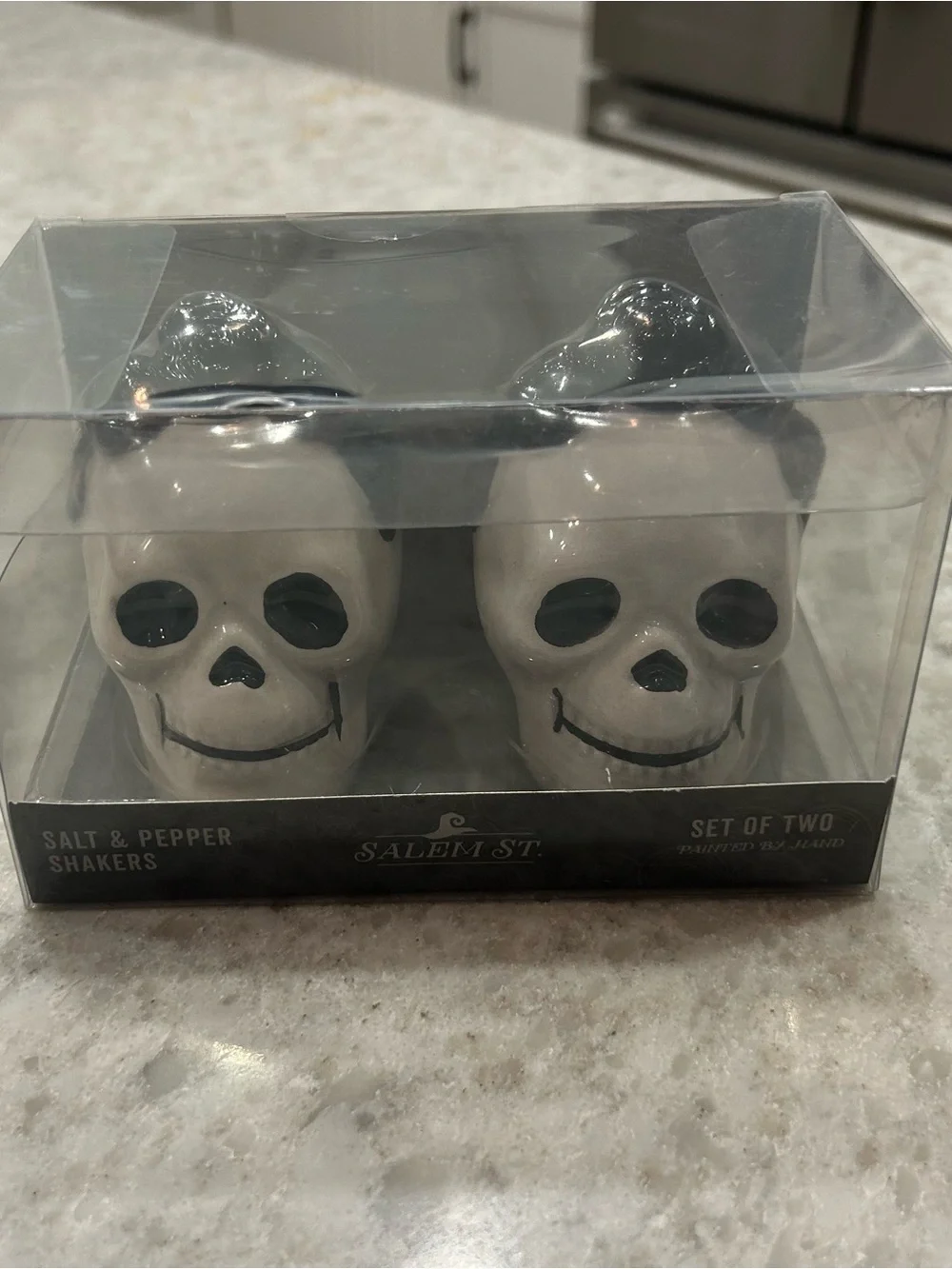 “New” Salem St. White Skull Salt & Pepper Shaker Set